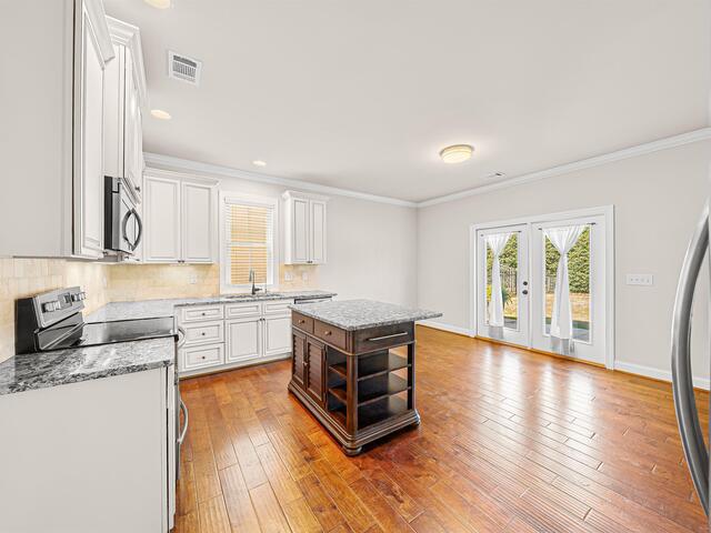 Photo of 330 Belle Oaks Drive
