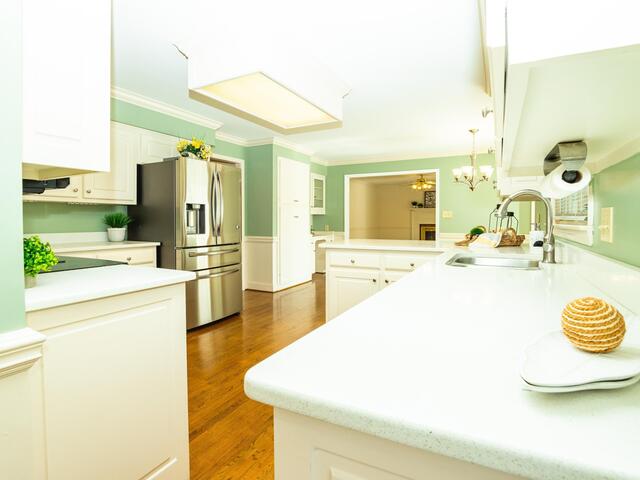 Photo of 110 W Killarney Lake