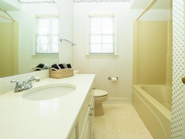 Photo of 110 W Killarney Lake