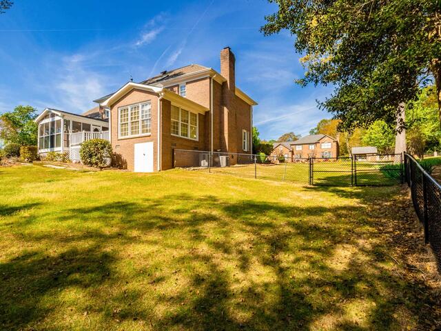 Photo of 110 W Killarney Lake