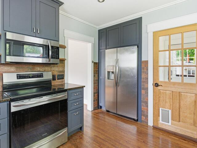 Photo of 305 Rogers Avenue