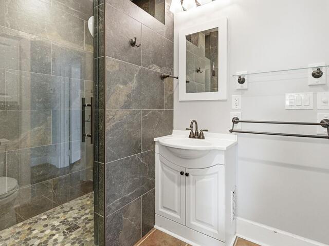 Photo of 305 Rogers Avenue