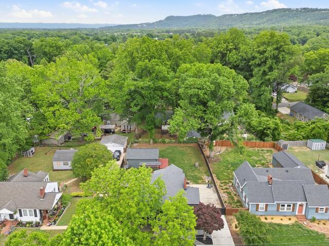 Photo of 305 Rogers Avenue