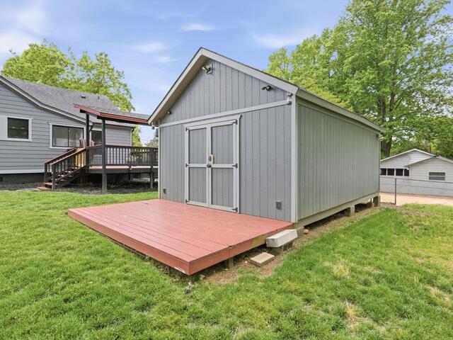Photo of 305 Rogers Avenue
