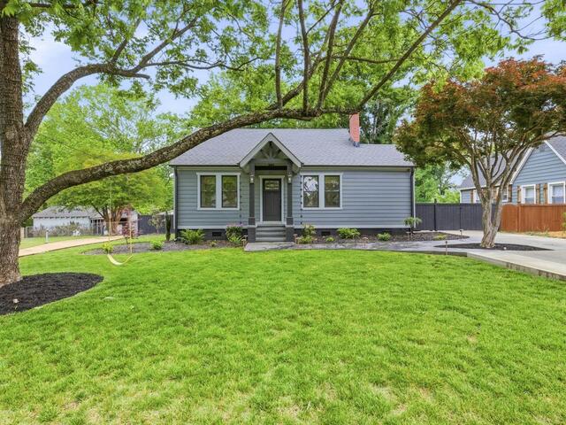 Photo of 305 Rogers Avenue
