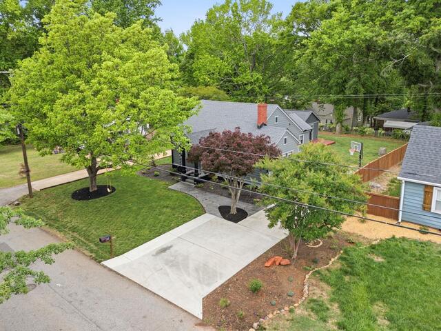 Photo of 305 Rogers Avenue