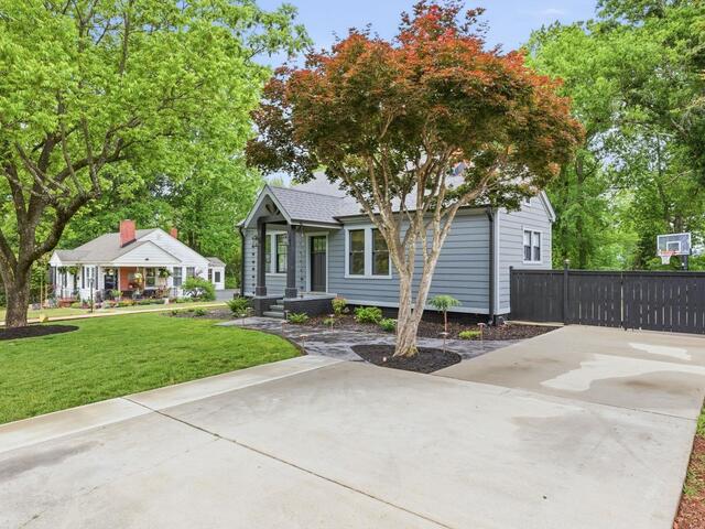 Photo of 305 Rogers Avenue