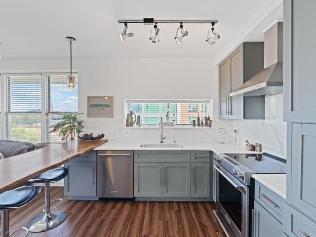 Photo of 100 E Washington Street