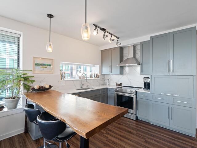 Photo of 100 E Washington Street