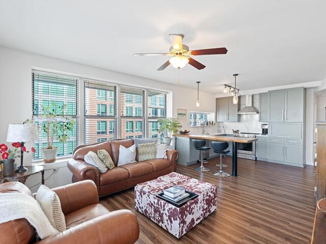 Photo of 100 E Washington Street