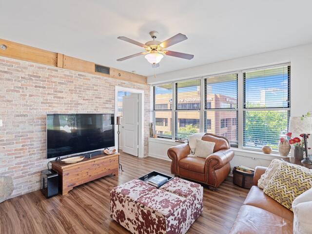 Photo of 100 E Washington Street