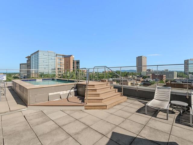 Photo of 100 E Washington Street