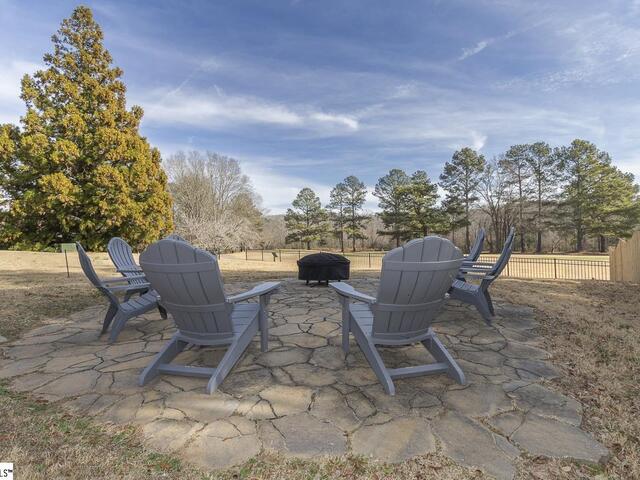 Photo of 310 BURNING TREE Road