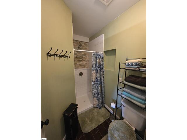 Photo of 104 Lands End Drive