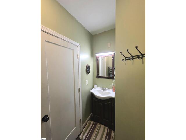 Photo of 104 Lands End Drive