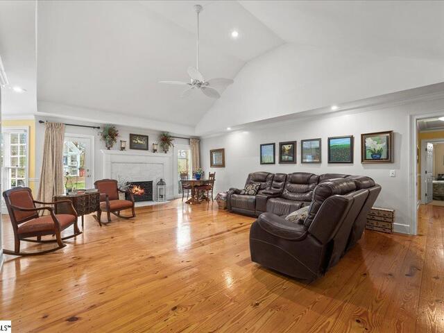 Photo of 107 Wrenfield Court