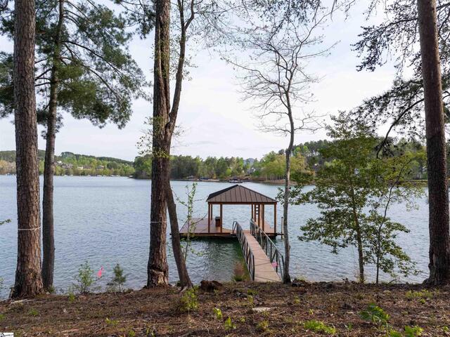 Photo of 390 Peninsula Ridge
