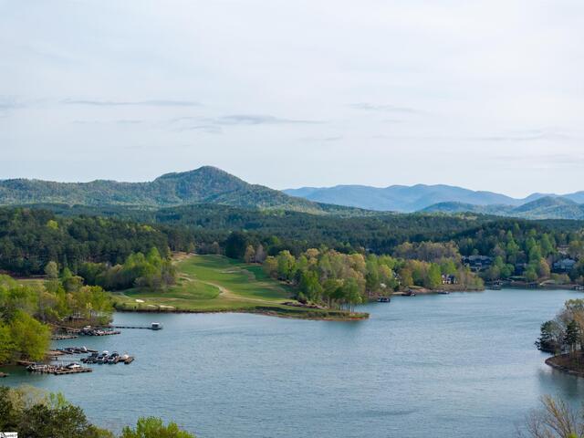 Photo of 390 Peninsula Ridge