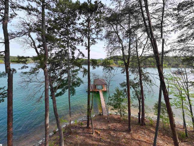 Photo of 390 Peninsula Ridge