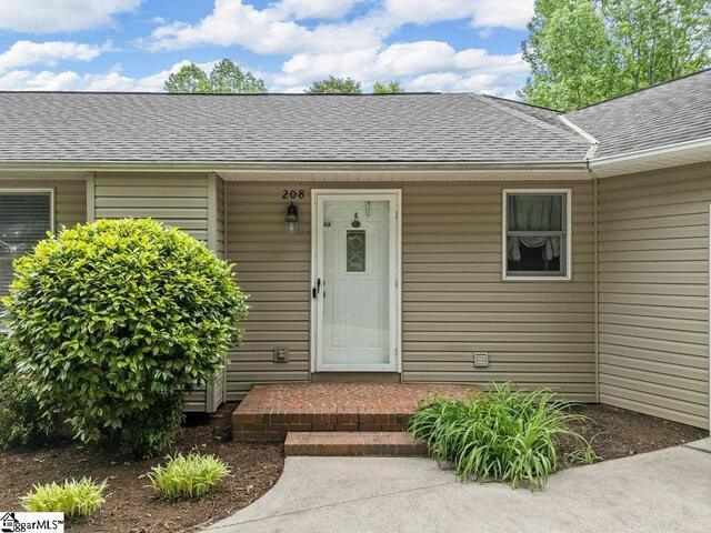 Photo of 208 W Durham Street