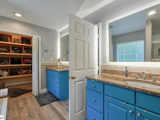 Photo of 251 N Lake Emory Drive