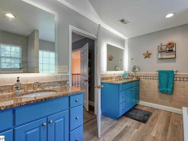 Photo of 251 N Lake Emory Drive