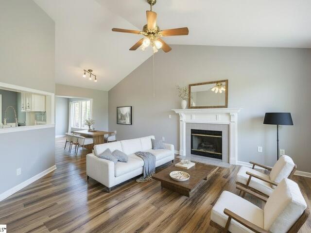 Photo of 104 Shadow Lane