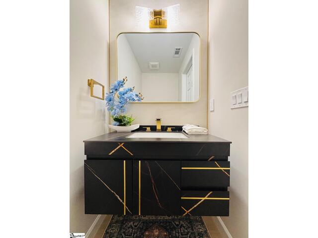 Photo of 2336 Racing Road