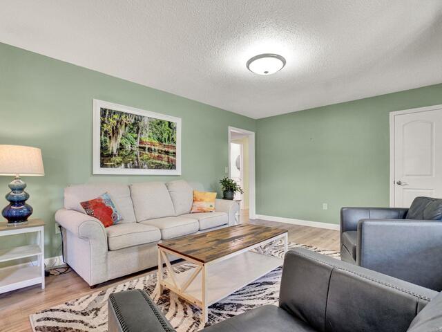 Photo of 205 Oxmoor Drive