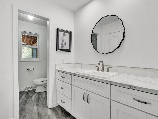 Photo of 205 Oxmoor Drive