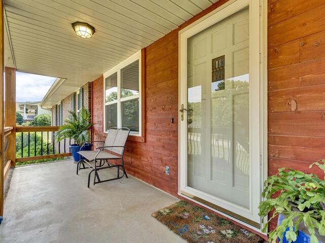 Photo of 205 Oxmoor Drive