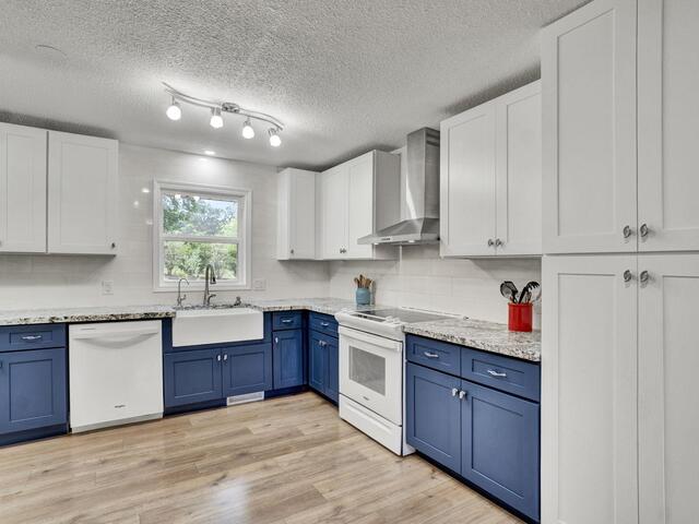 Photo of 205 Oxmoor Drive