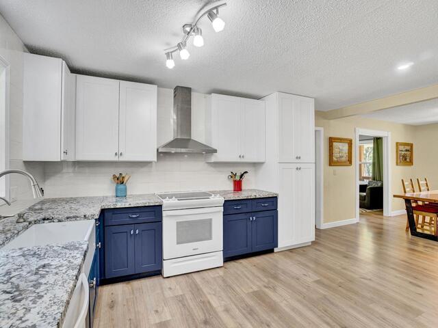 Photo of 205 Oxmoor Drive