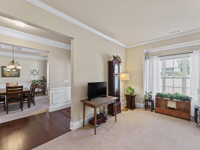 Photo of 1003 Hillcrest Court