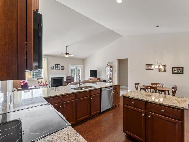 Photo of 1003 Hillcrest Court