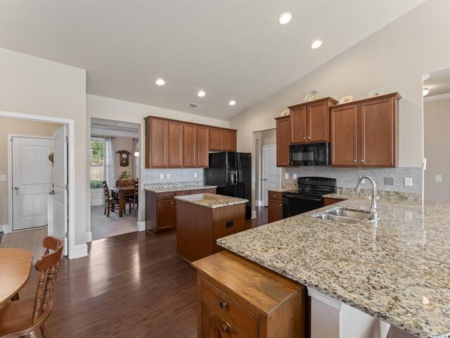 Photo of 1003 Hillcrest Court