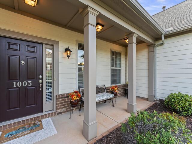 Photo of 1003 Hillcrest Court