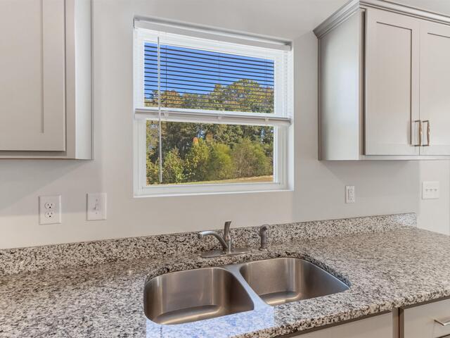 Photo of 445 Grantham Court