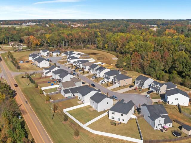 Photo of 445 Grantham Court