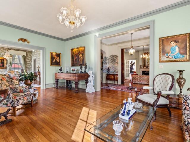 Photo of 780 W Main Street