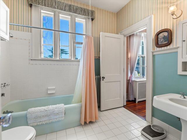 Photo of 780 W Main Street