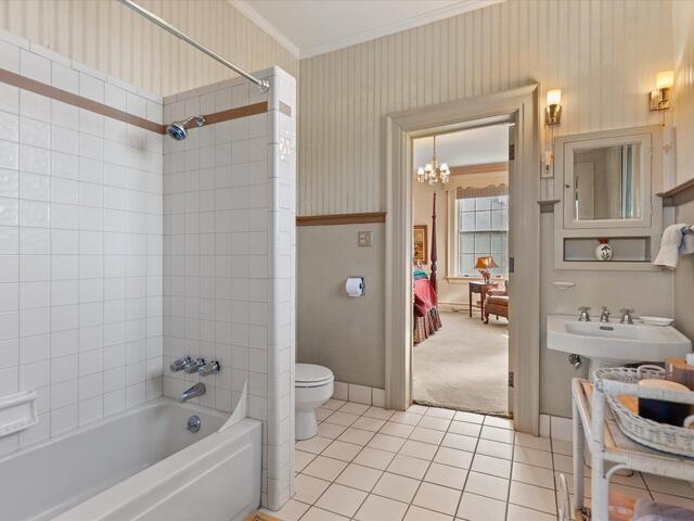 Photo of 780 W Main Street