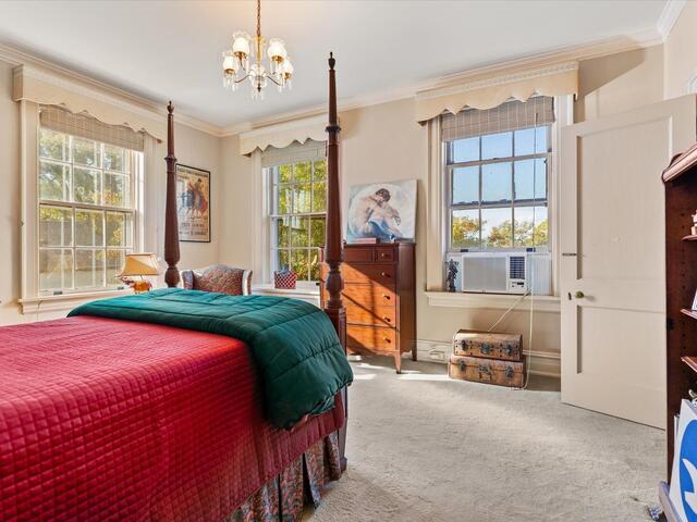 Photo of 780 W Main Street