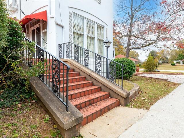 Photo of 780 W Main Street