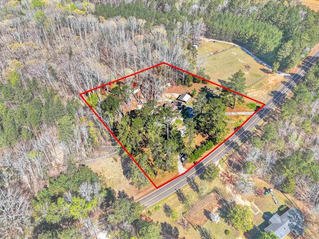 Photo of 612 Skippers Lodge Road