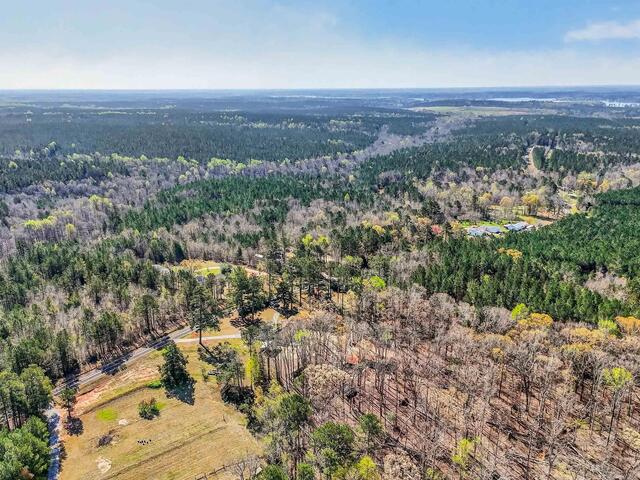 Photo of 612 Skippers Lodge Road