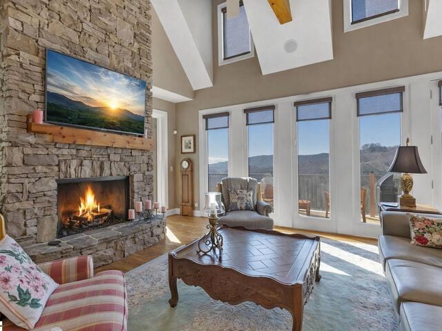 Photo of 7 Halfnoon Trail