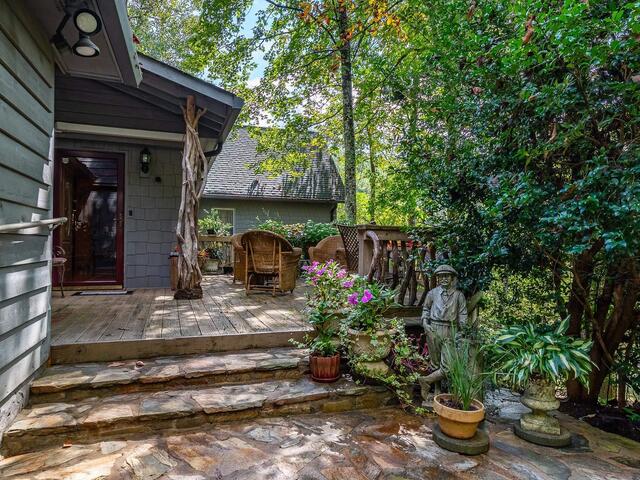 Photo of 2111 Moorefield Memorial Highway