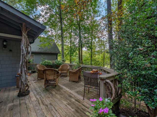 Photo of 2111 Moorefield Memorial Highway