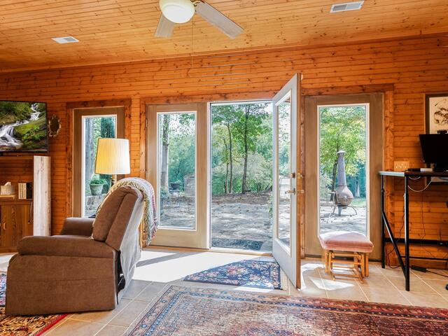 Photo of 2111 Moorefield Memorial Highway